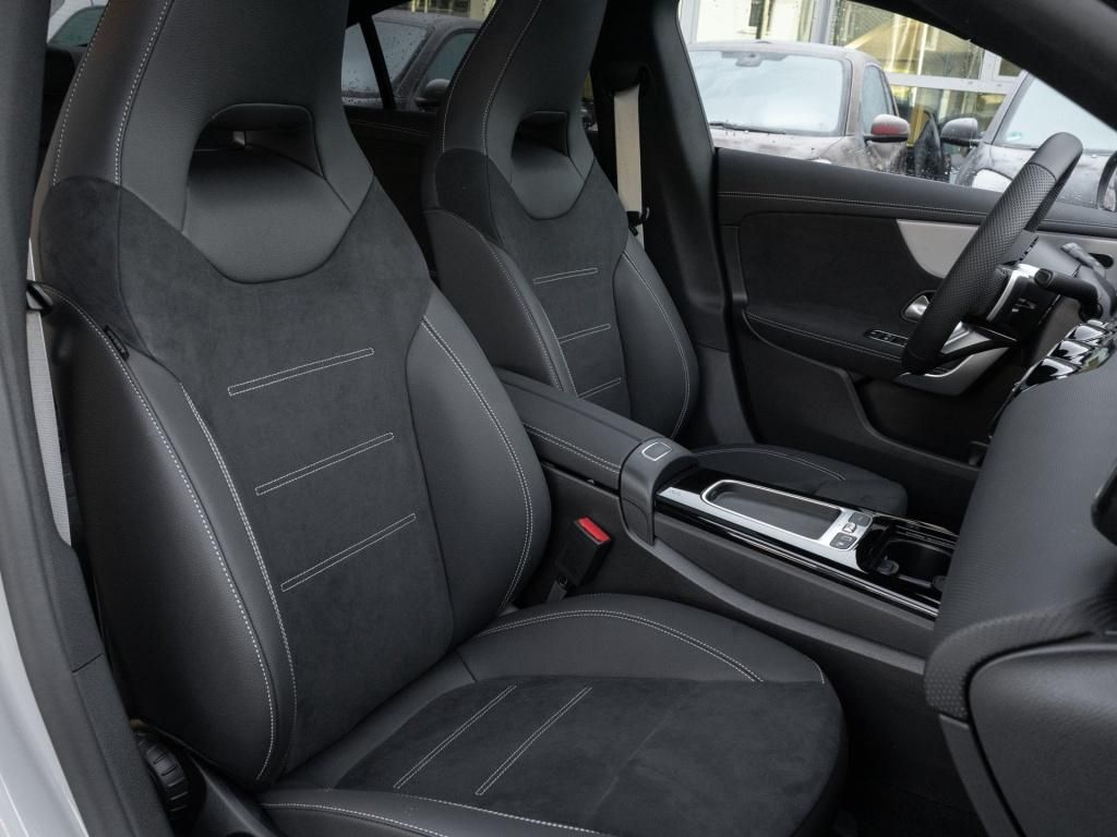 Mercedes-Benz CLA 180 2026