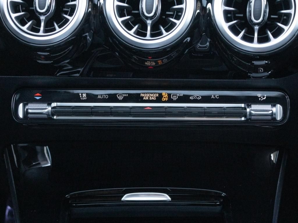 Mercedes-Benz CLA 180 2026
