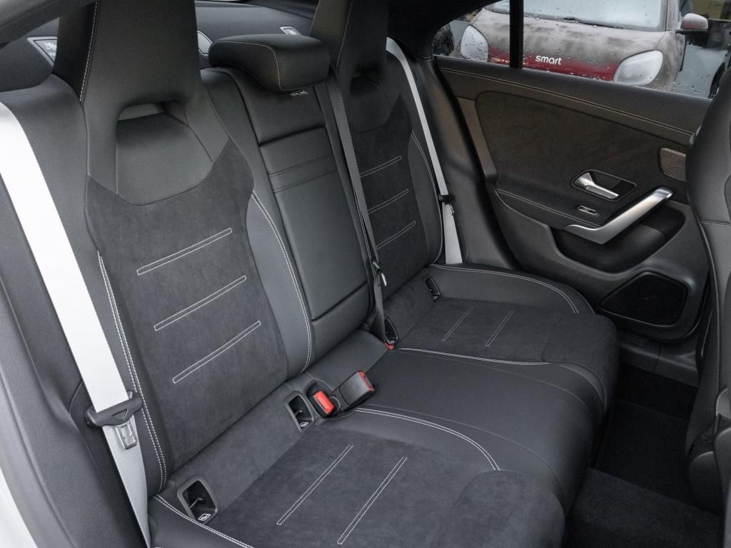 Mercedes-Benz CLA 180 2026