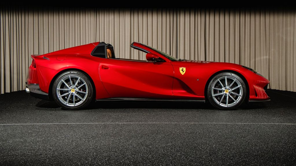 Ferrari 812 2023