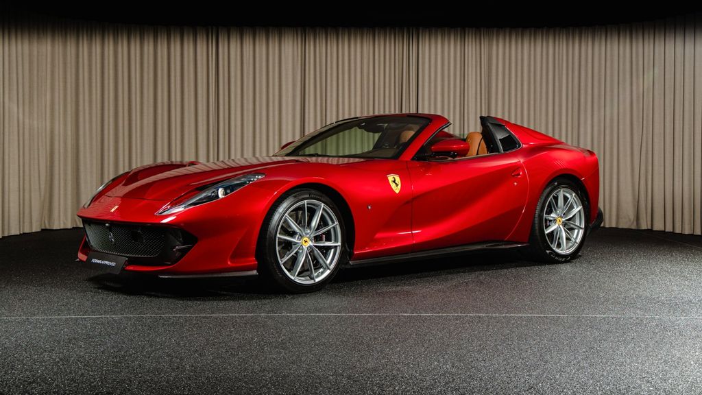 Ferrari 812 2023