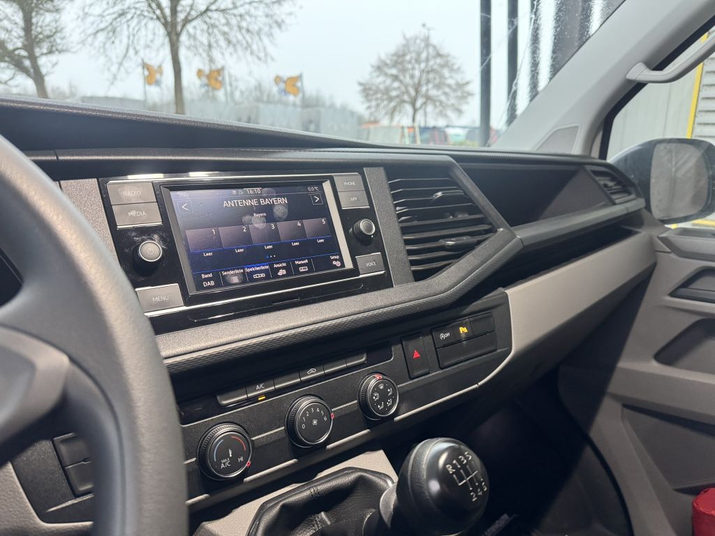 Volkswagen T6 Transporter 2023