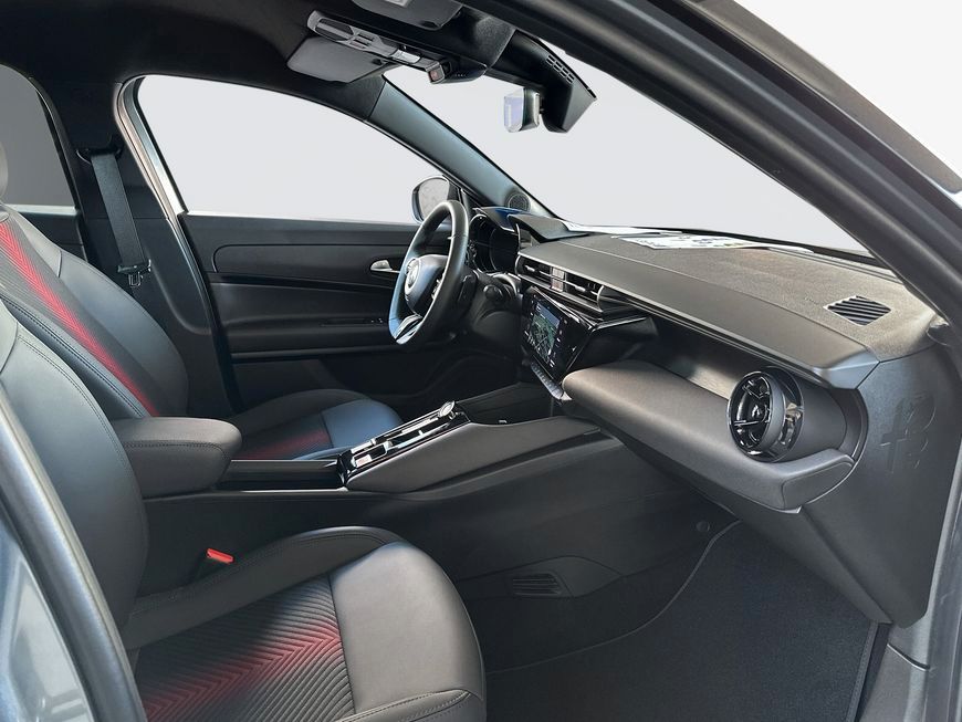 Alfa Romeo Junior 2025