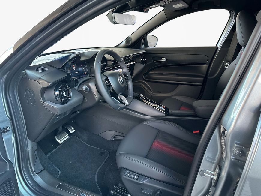 Alfa Romeo Junior 2025