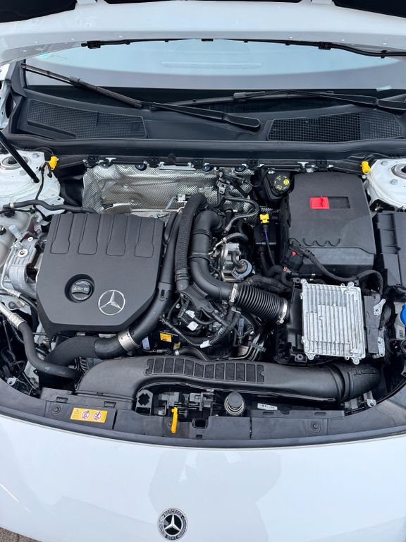 Mercedes-Benz CLA 180 2025