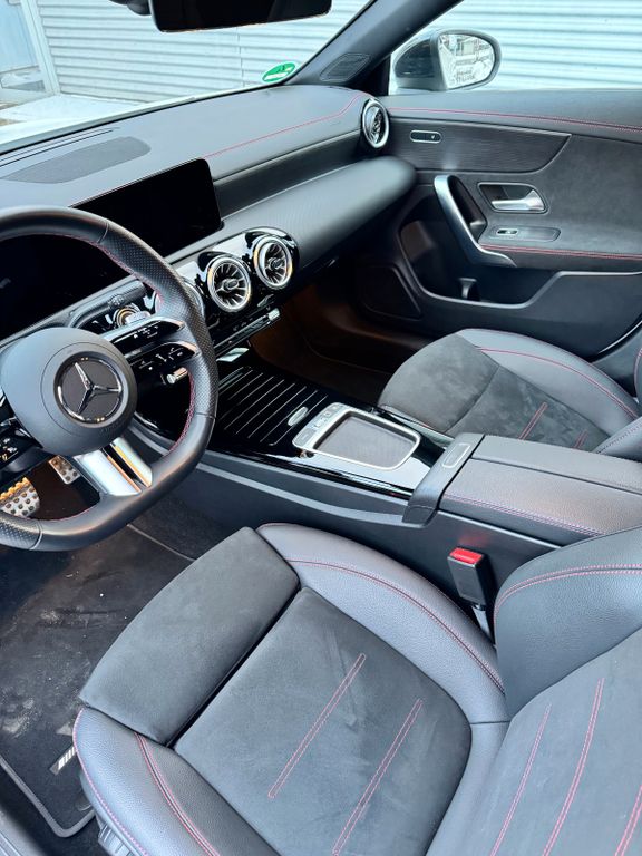 Mercedes-Benz CLA 180 2025