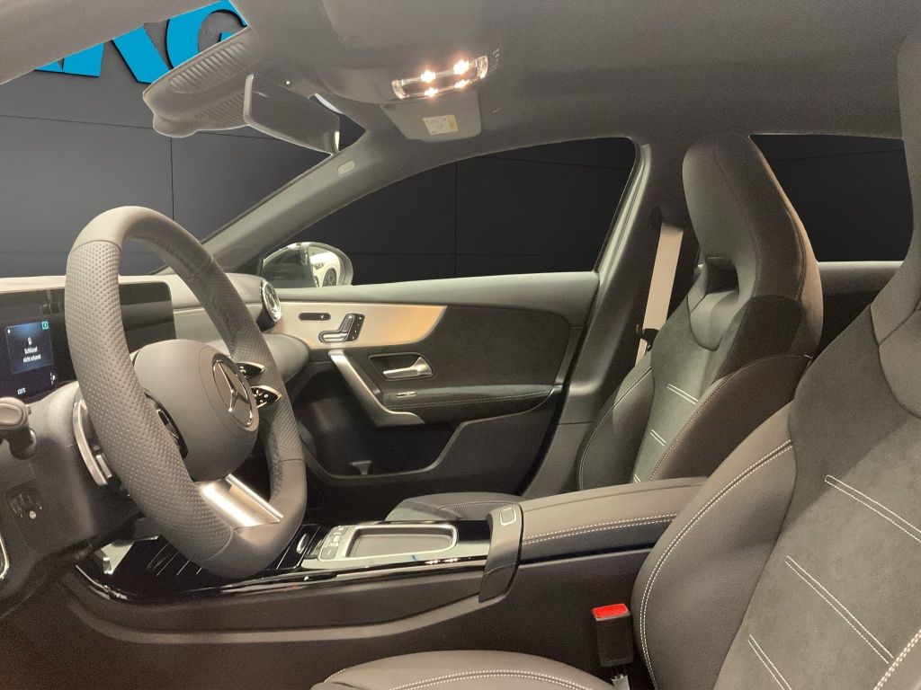 Mercedes-Benz A 200 2025