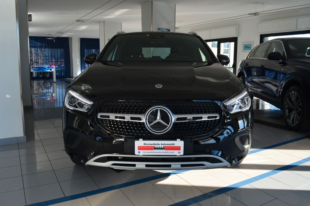 Mercedes-Benz GLA 200 2022