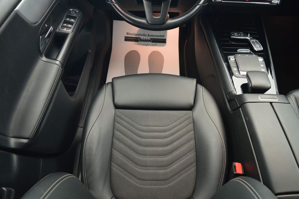 Mercedes-Benz GLA 200 2022