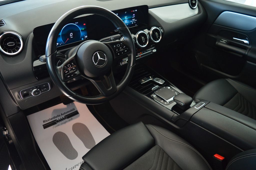 Mercedes-Benz GLA 200 2022