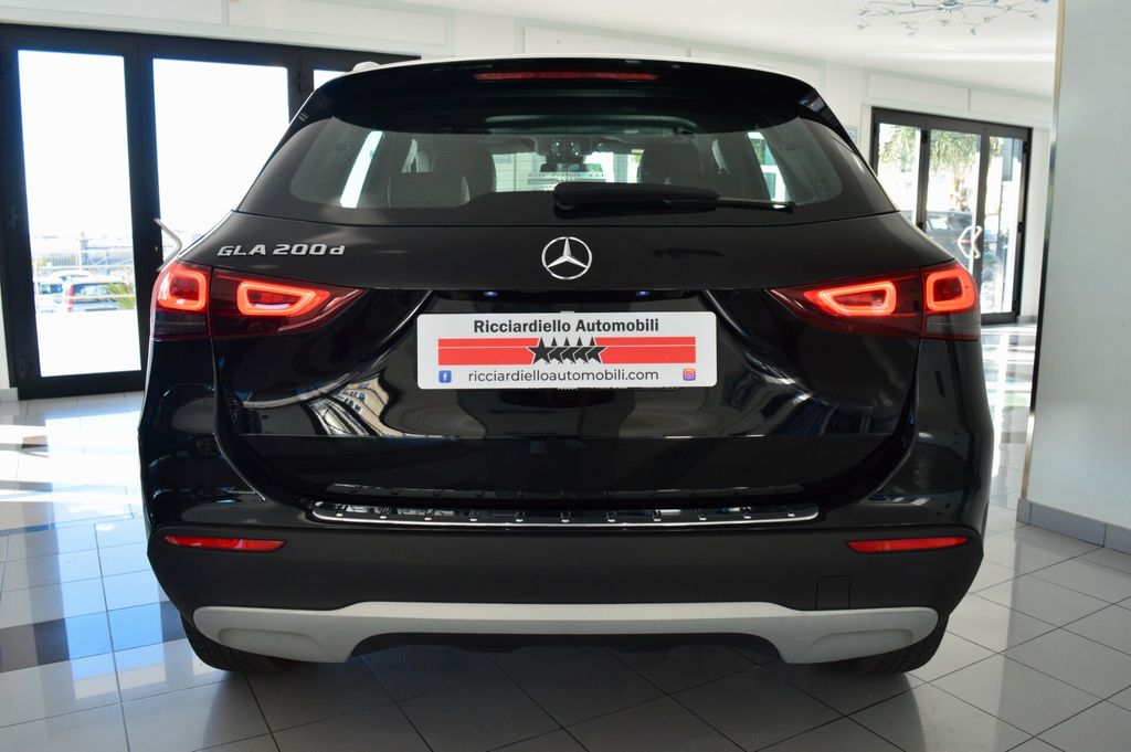 Mercedes-Benz GLA 200 2022