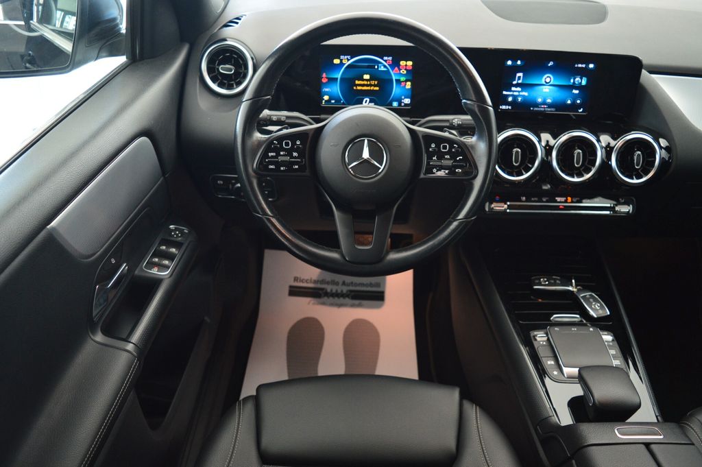 Mercedes-Benz GLA 200 2022