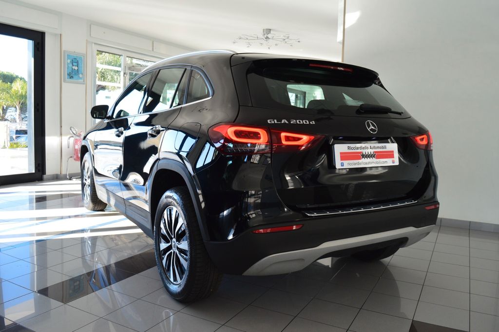 Mercedes-Benz GLA 200 2022