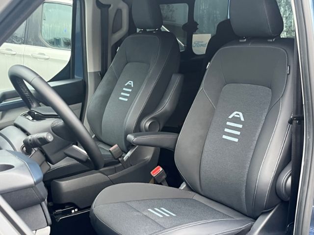 Ford Tourneo Custom 2025