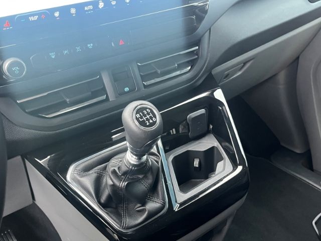 Ford Tourneo Custom 2025