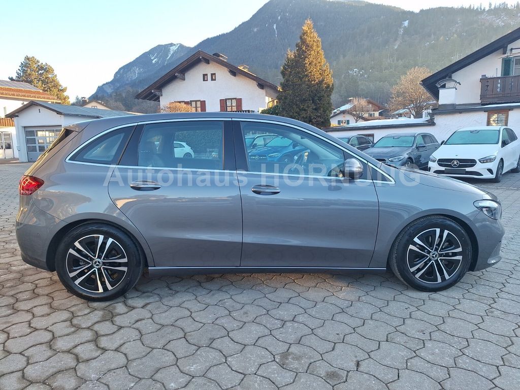 Mercedes-Benz B 200 2024
