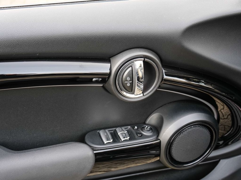 MINI Cooper Cabrio 2023