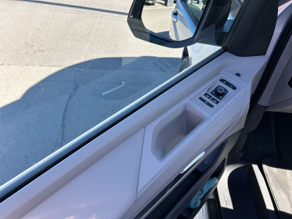 Volkswagen T7 Multivan 2025