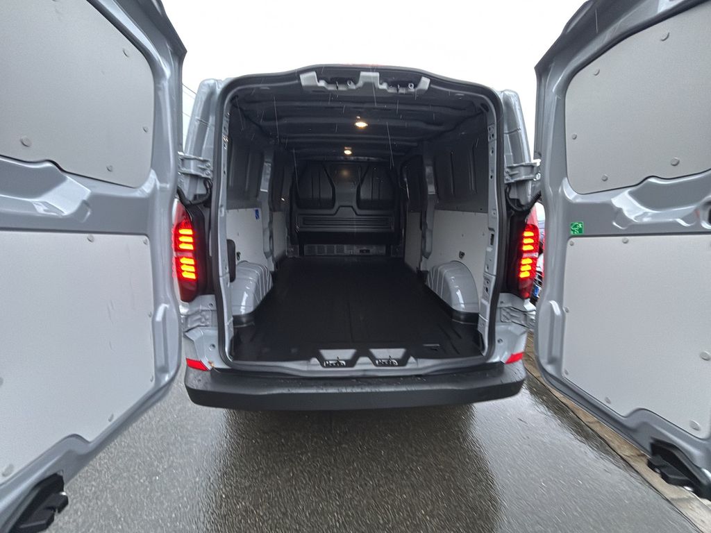 Volkswagen T7 Transporter 2025
