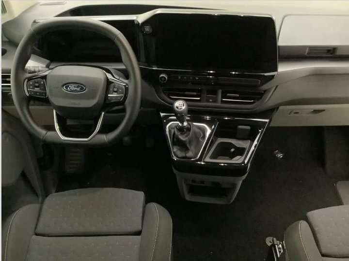 Ford Tourneo Custom 2025