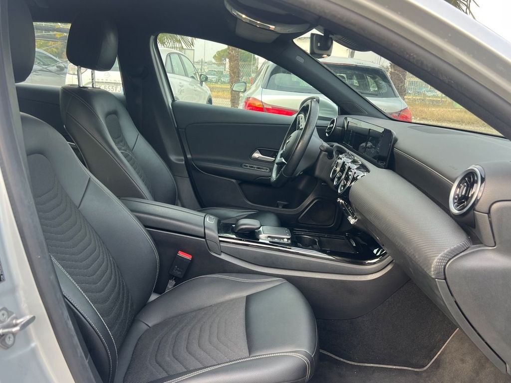 Mercedes-Benz A 180 2021