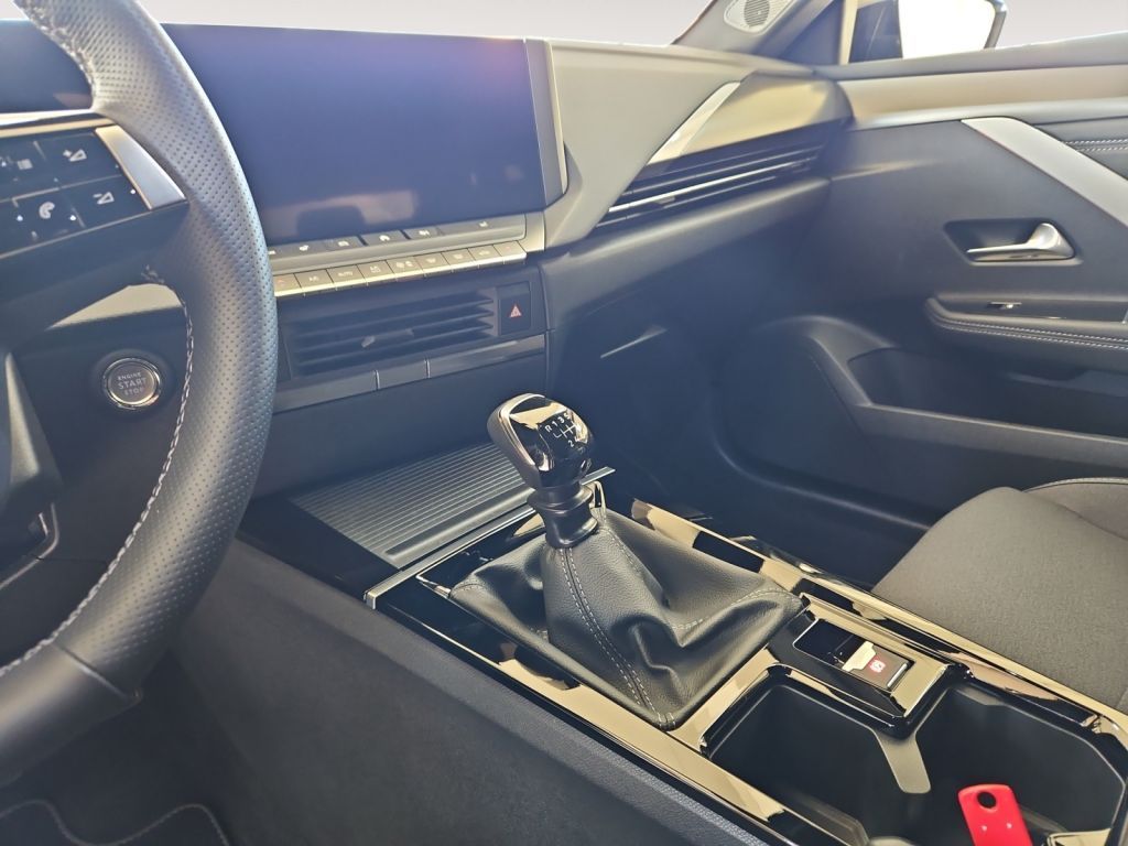 Opel Astra 2024