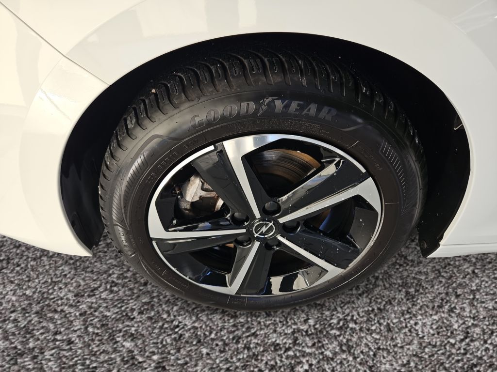 Opel Astra 2024