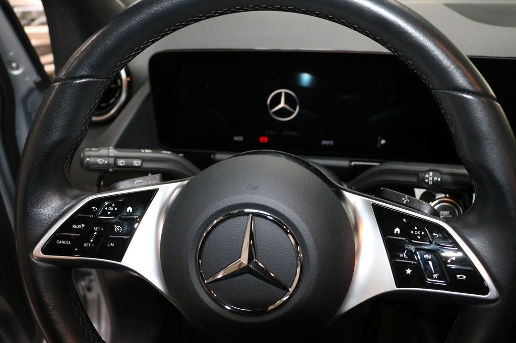 Mercedes-Benz B 180 2024