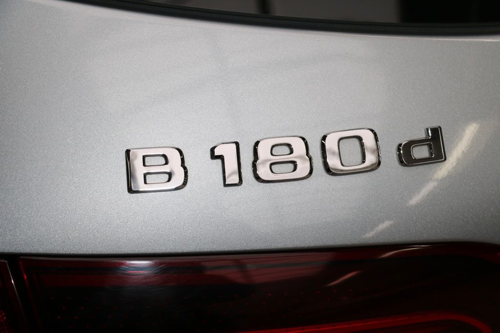 Mercedes-Benz B 180 2024