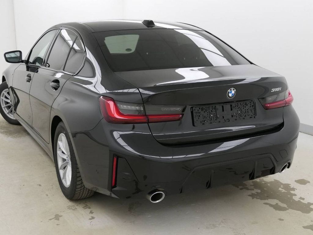 BMW 318 2024