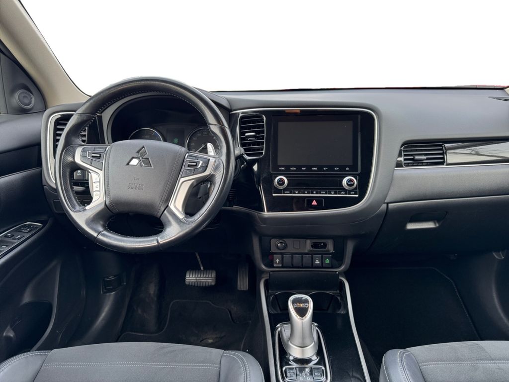 Mitsubishi Outlander 2020