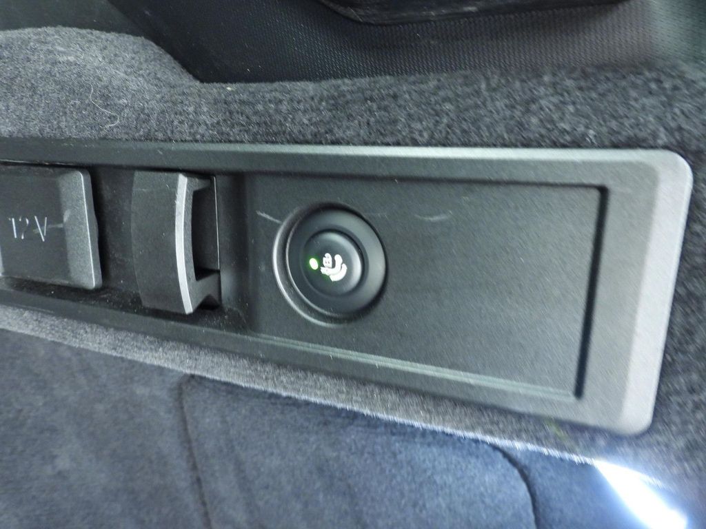 BMW 318 2025