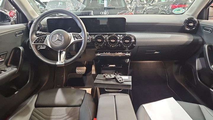 Mercedes-Benz A 180 2024