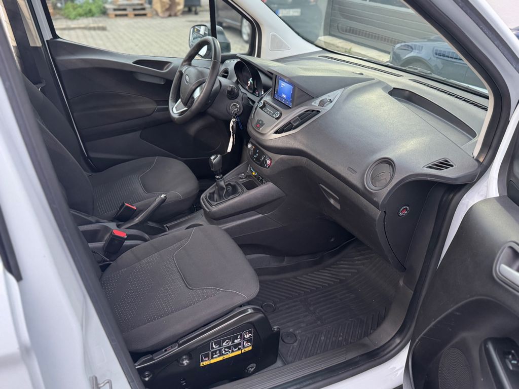 Ford Tourneo Courier 2023