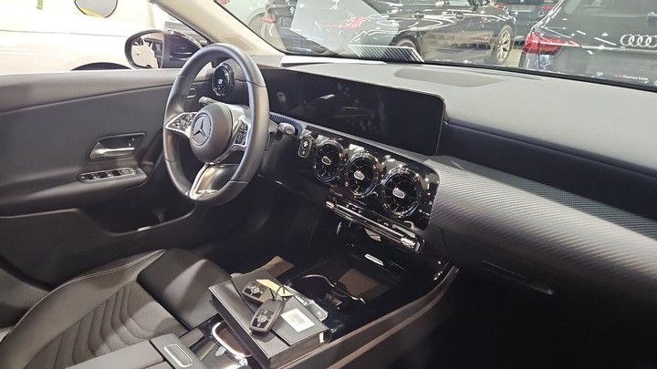 Mercedes-Benz A 180 2024