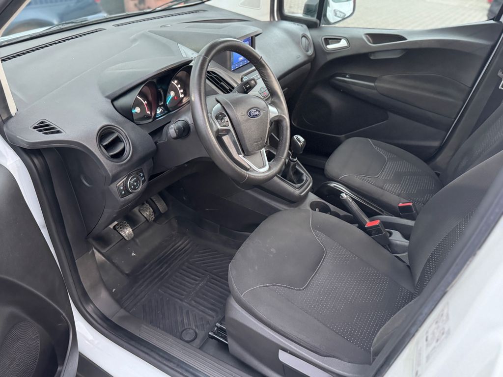 Ford Tourneo Courier 2023