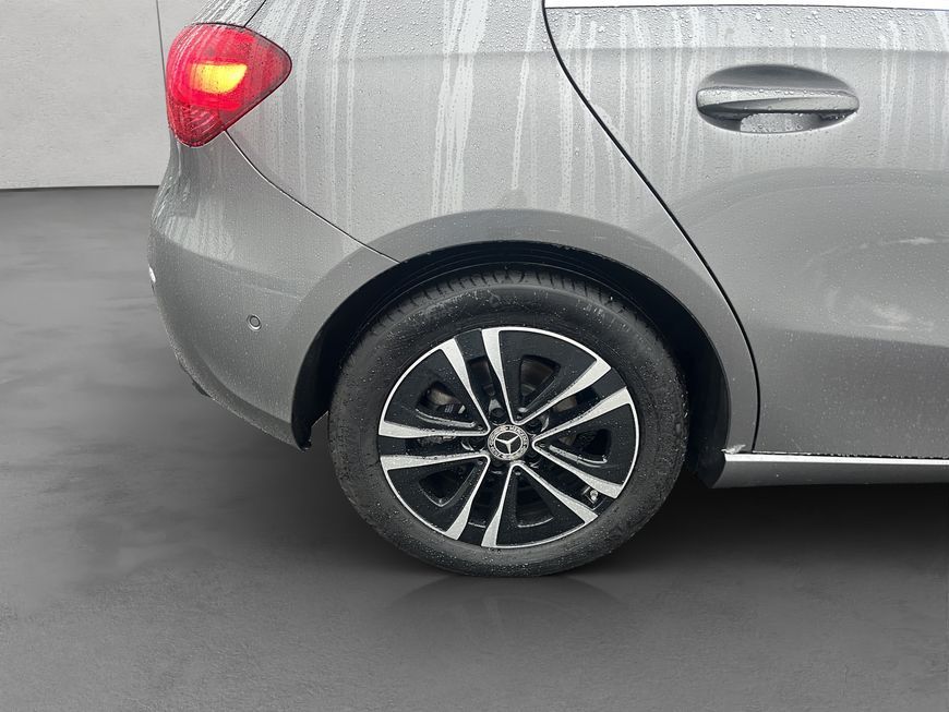 Mercedes-Benz A 180 2025