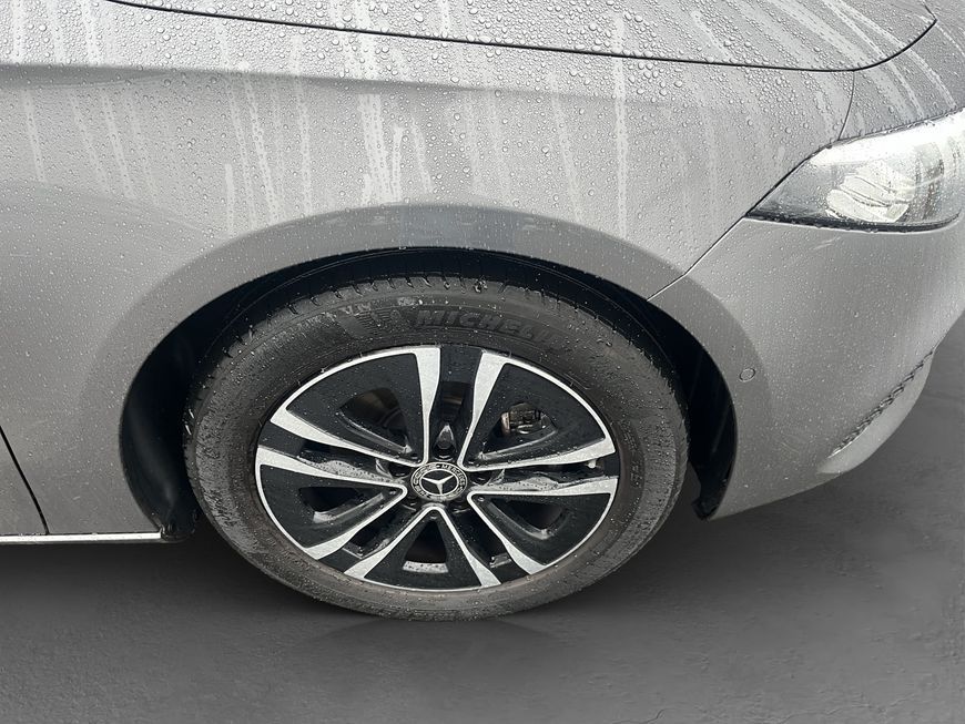 Mercedes-Benz A 180 2025