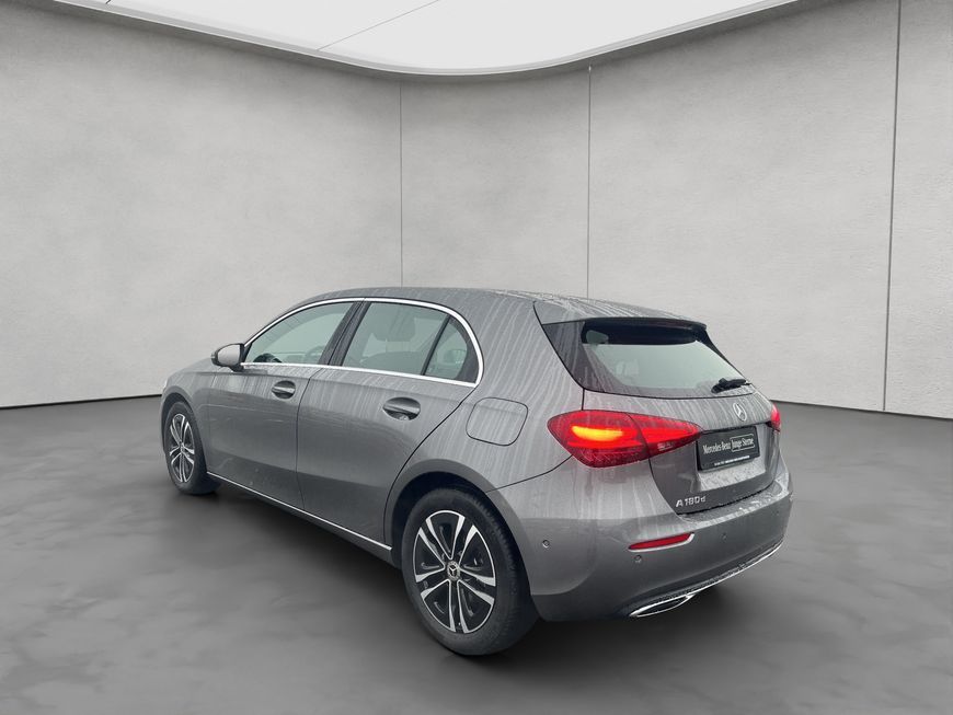 Mercedes-Benz A 180 2025