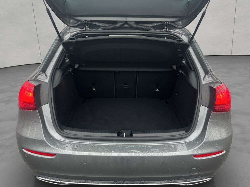 Mercedes-Benz A 180 2025