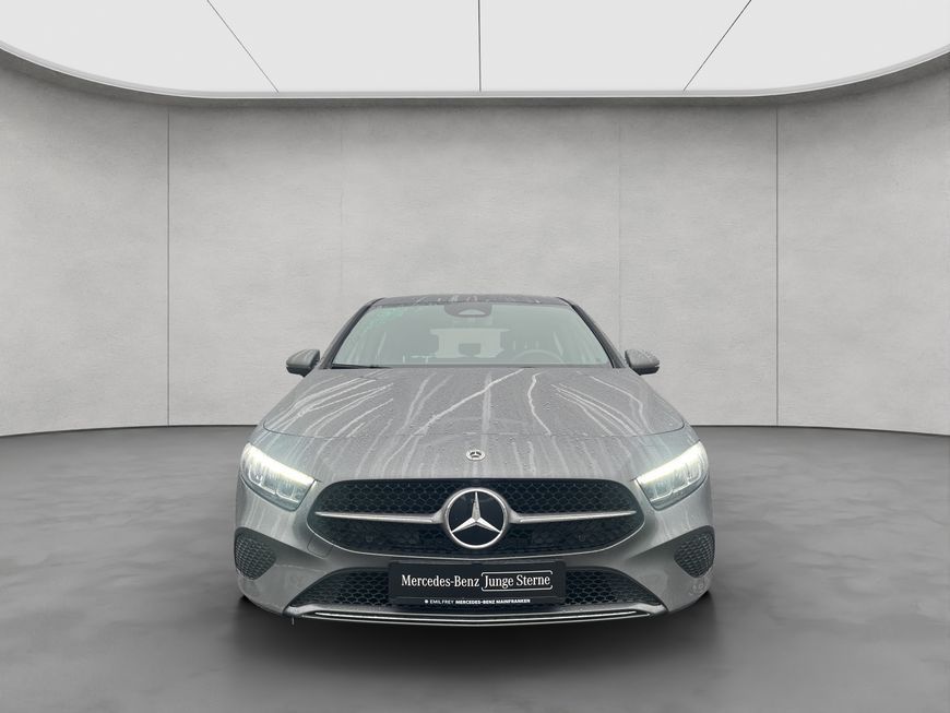 Mercedes-Benz A 180 2025