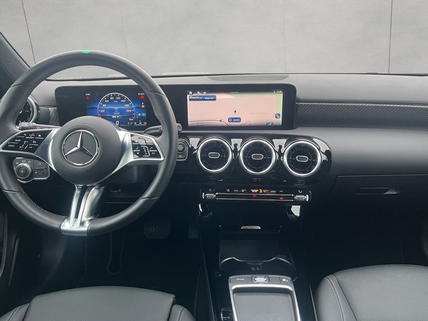 Mercedes-Benz A 180 2025