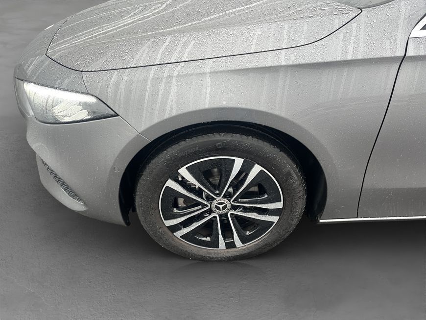 Mercedes-Benz A 180 2025