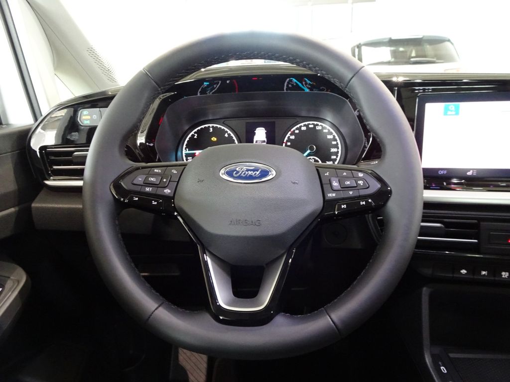 Ford Grand Tourneo 2025