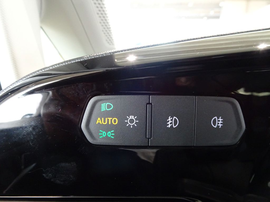 Ford Grand Tourneo 2025