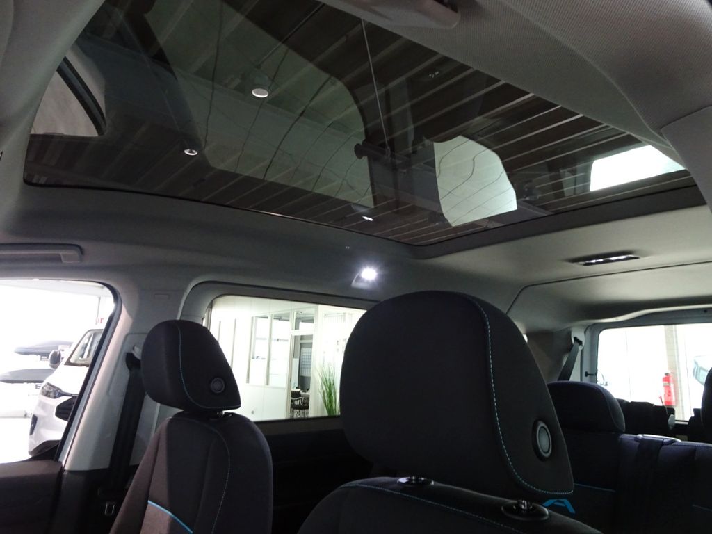 Ford Grand Tourneo 2025