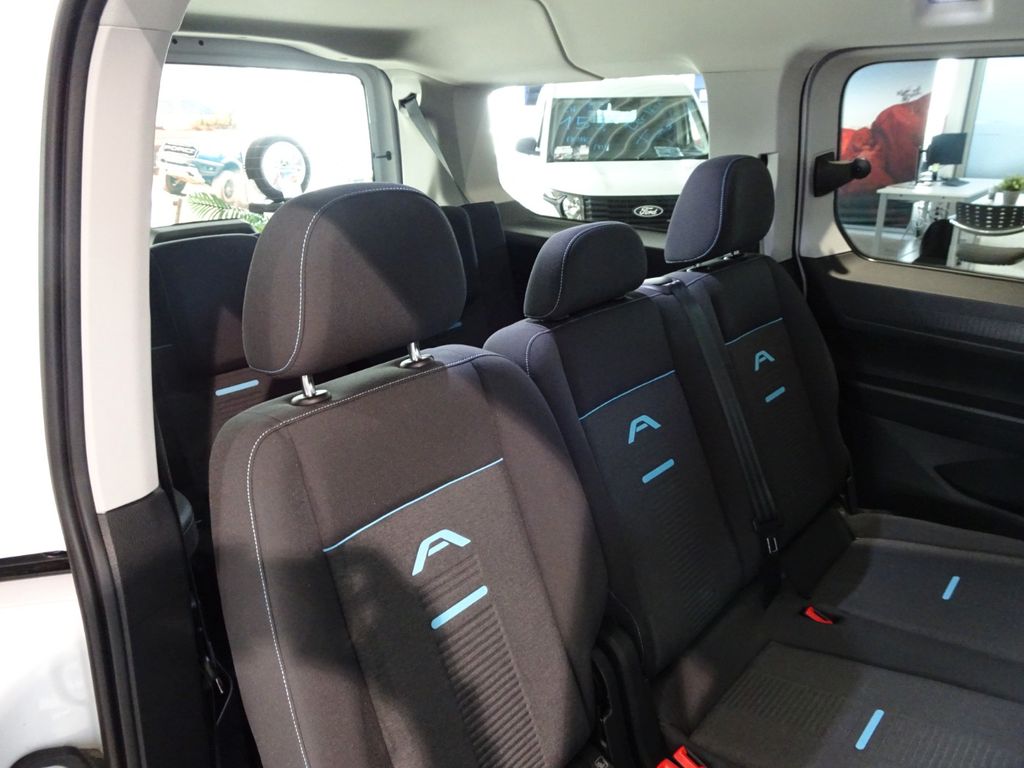 Ford Grand Tourneo 2025