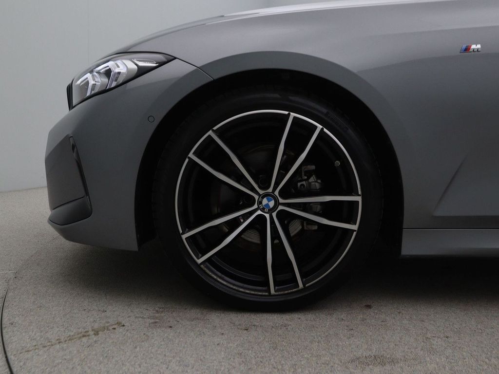 BMW 318 2024