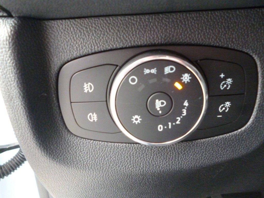 Ford Transit Courier 2025