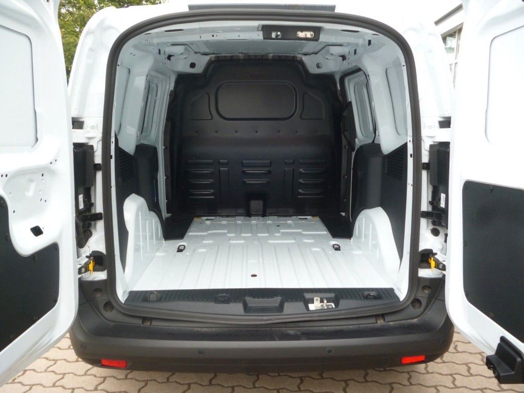 Ford Transit Courier 2025